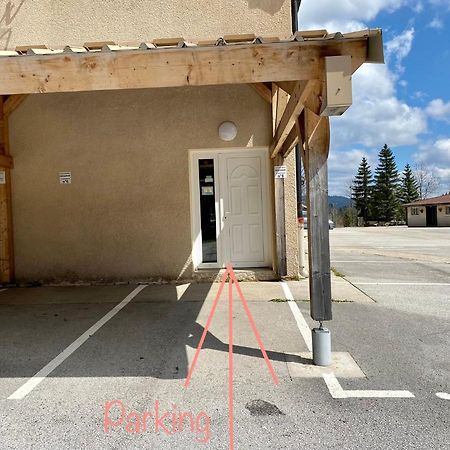 Appartement Ideal Pour Ete Et Hiver, Situe Au Pied Des Pistes De Ski Et Des Sentiers De Randonnee Premanon Exterior photo